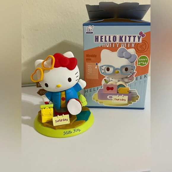 Hello Kitty Lovely Week Blind Box Figure-Saturday-Open Box - Picture 1 of 9